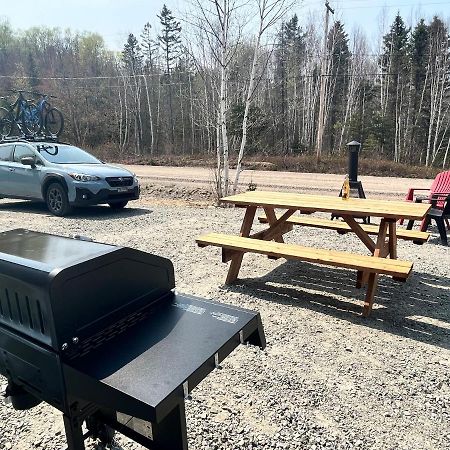 Appartement Mont Edouard, Hebergement Paisible A La Montagne LʼAnse-Saint-Jean Esterno foto