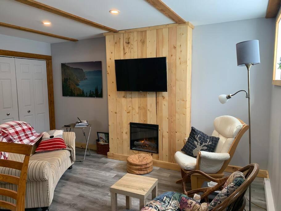 Appartement Mont Edouard, Hebergement Paisible A La Montagne LʼAnse-Saint-Jean Esterno foto