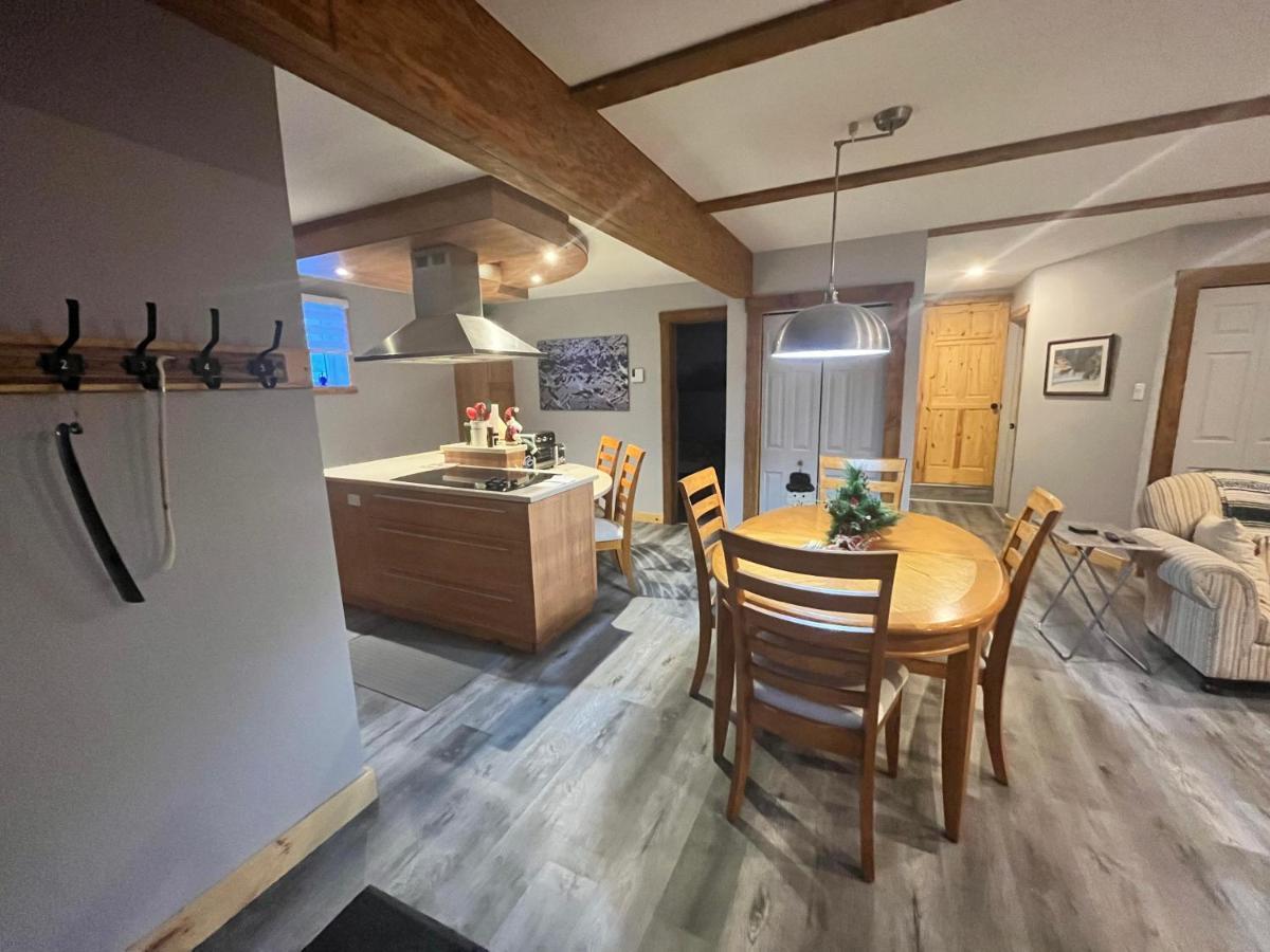 Appartement Mont Edouard, Hebergement Paisible A La Montagne LʼAnse-Saint-Jean Esterno foto