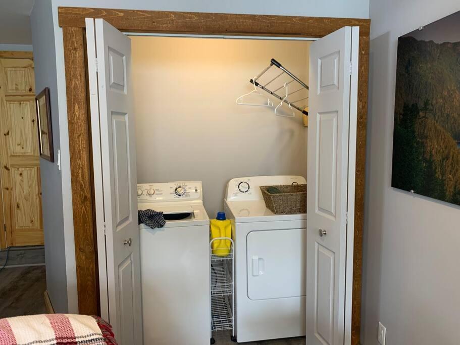 Appartement Mont Edouard, Hebergement Paisible A La Montagne LʼAnse-Saint-Jean Esterno foto