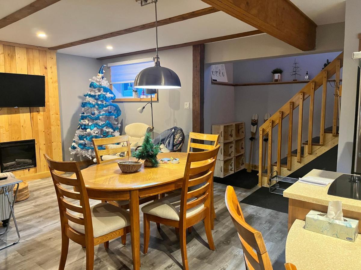 Appartement Mont Edouard, Hebergement Paisible A La Montagne LʼAnse-Saint-Jean Esterno foto