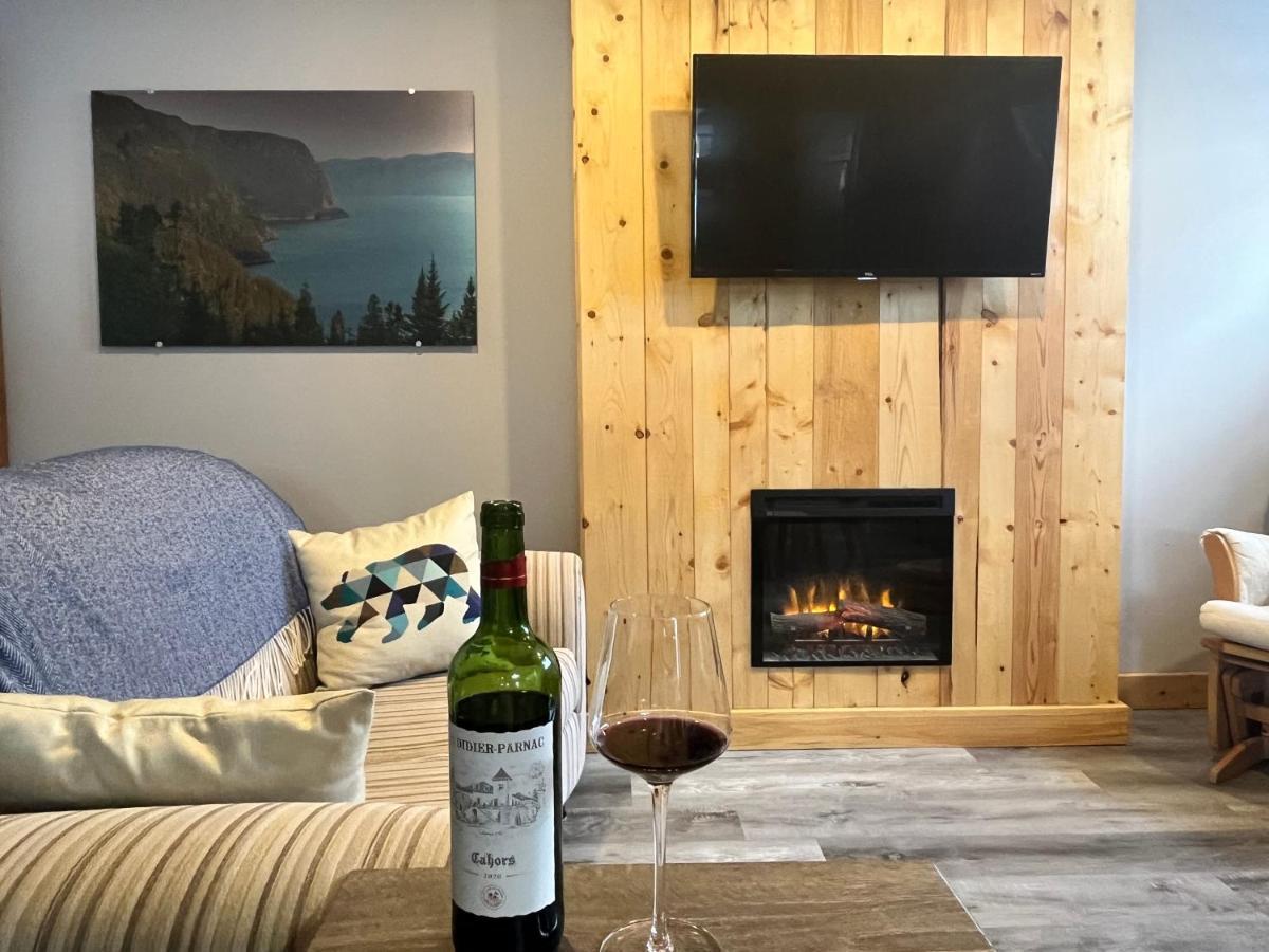 Appartement Mont Edouard, Hebergement Paisible A La Montagne LʼAnse-Saint-Jean Esterno foto