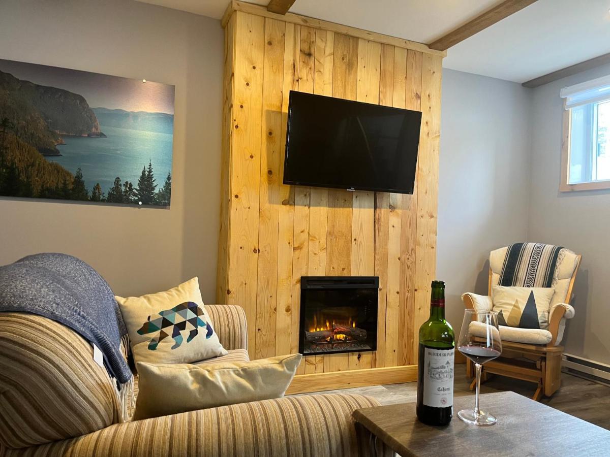 Appartement Mont Edouard, Hebergement Paisible A La Montagne LʼAnse-Saint-Jean Esterno foto