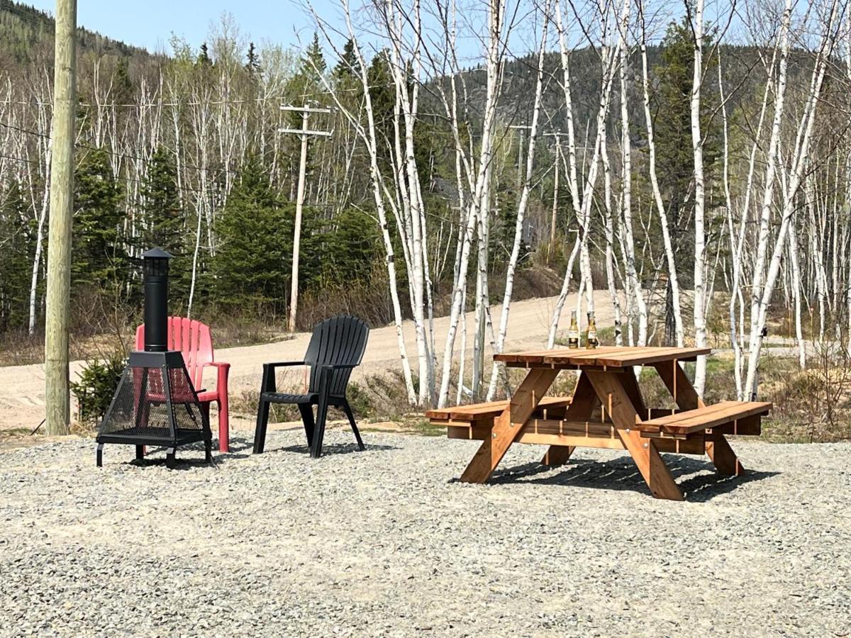 Appartement Mont Edouard, Hebergement Paisible A La Montagne LʼAnse-Saint-Jean Esterno foto